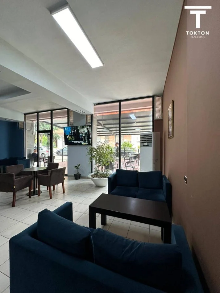 Tirane, shitet Kati 0, 355 m² 603.500 € (Don Bosko, Rruga Albanopoli)