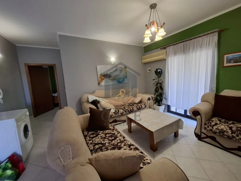 Durres, jepet me qera apartament 1+1 Kati 7, 120 m² 380 € 