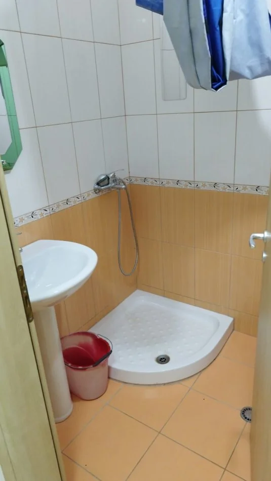 Durres, jepet me qera apartament 2+1+Ballkon Kati 9, 97 m² 500 € (Vollga)