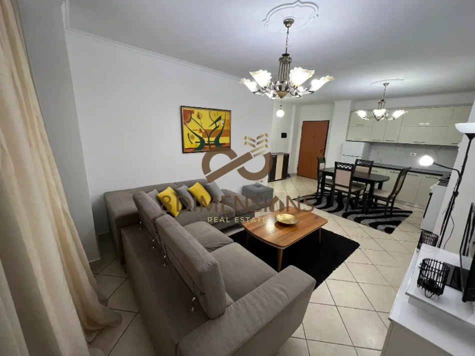 Tirane, jepet me qera apartament 2+1+Ballkon Kati 4, 86 m² 650 € (komuna e parisit)
