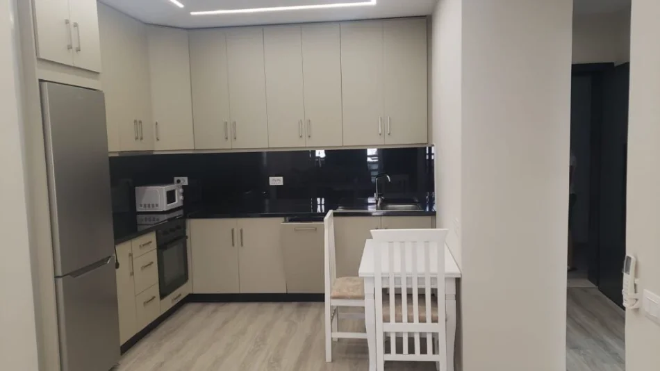 Tirane, jepet me qera apartament 1+1+Ballkon Kati 2, 70 m² 550 € (E88 RR. DRITAN HOXHA LAPRAKE)