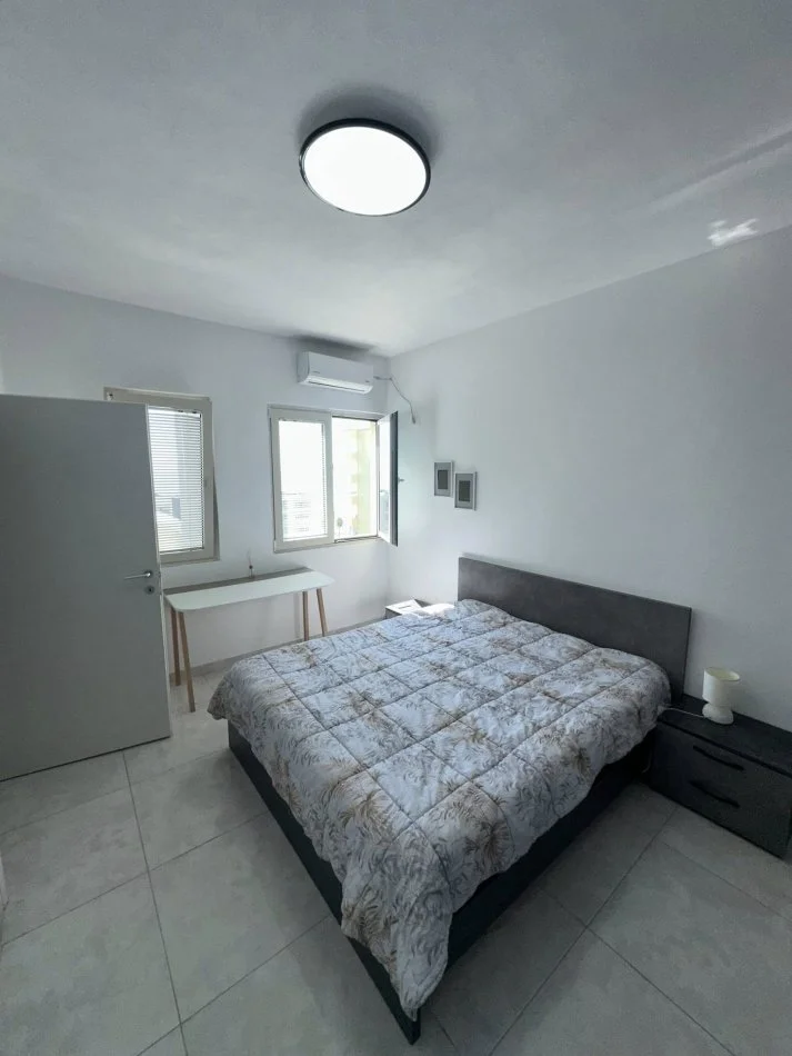 Durres, shes apartament , (Shitet Apartament 1+1 + Ballkon Pamje Deti Rrota kuqe ,Plazh • 125.000€ +355 069 20 39 456 • 61.6 ㎡ Bruto • Total Mobiluar • Kati 9 banim pallat i ri me ashensor dhe administrim te rregullt (jo i fundit...