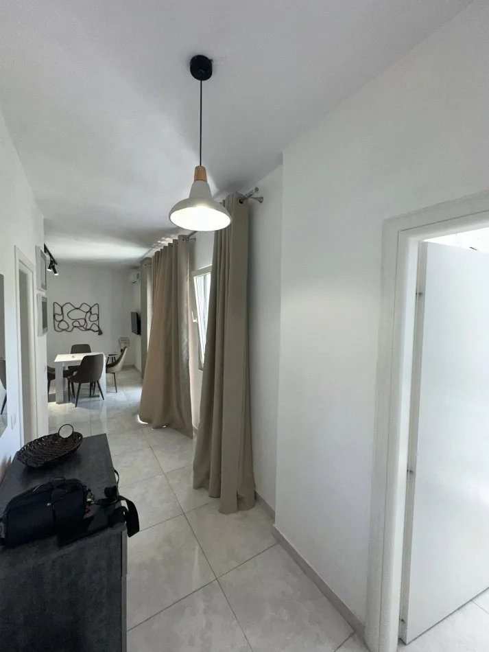 Durres, shes apartament , (Shitet Apartament 1+1 + Ballkon Pamje Deti Rrota kuqe ,Plazh • 125.000€ +355 069 20 39 456 • 61.6 ㎡ Bruto • Total Mobiluar • Kati 9 banim pallat i ri me ashensor dhe administrim te rregullt (jo i fundit...