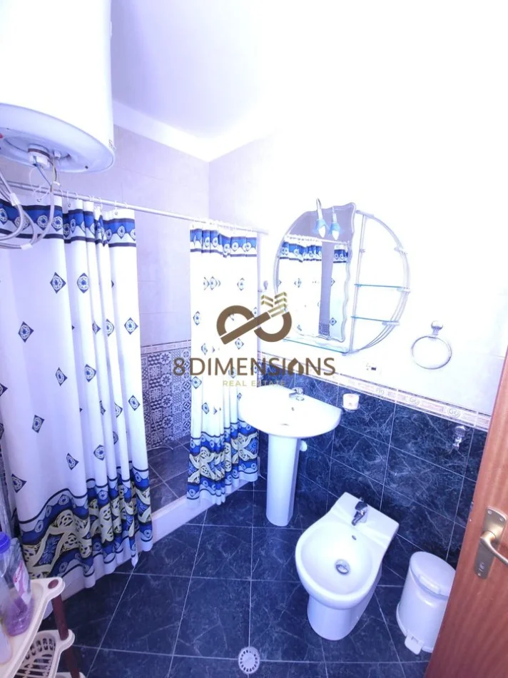 Tirane, jepet me qera apartament 2+1+Ballkon Kati 8, 125 m² 800 € (ish ekspozita)