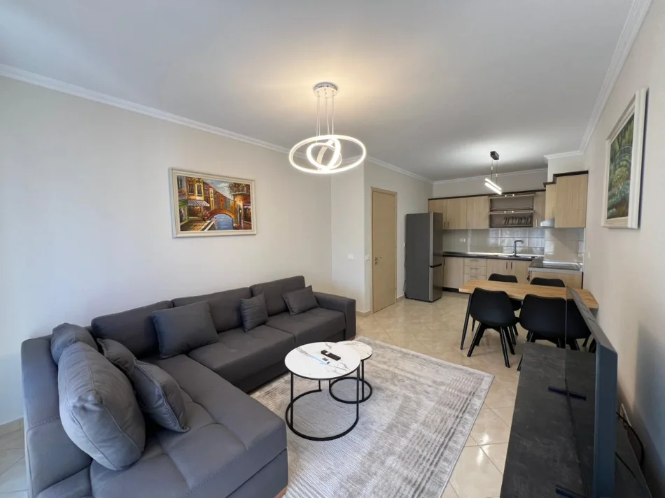Tirane, jepet me qera apartament 1+1 Kati 8, 75 m² 600 € (Ndre Mjeda)