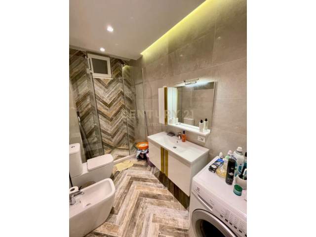 Tirane, shitet apartament 2+1+A+BLK Kati 3, 220.000 Euro (Kopshti Botanik)