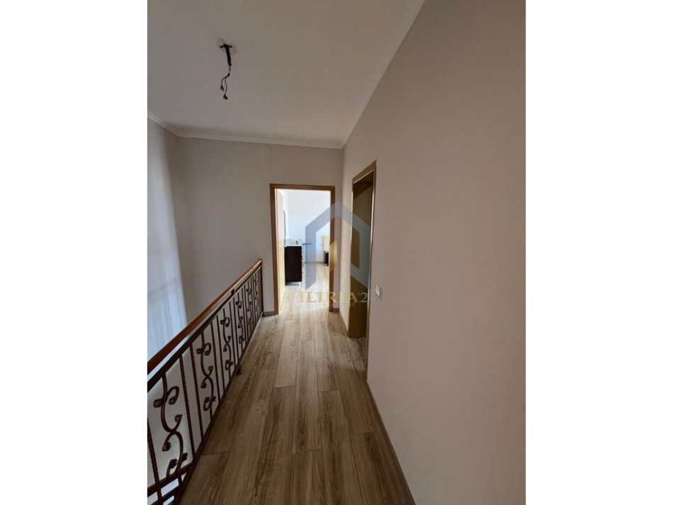 Tirane, shes 3+1+Aneks+Ballkon Kati 5, 140 m² 160.000 € (&quot;Mihal Grameno&quot;)