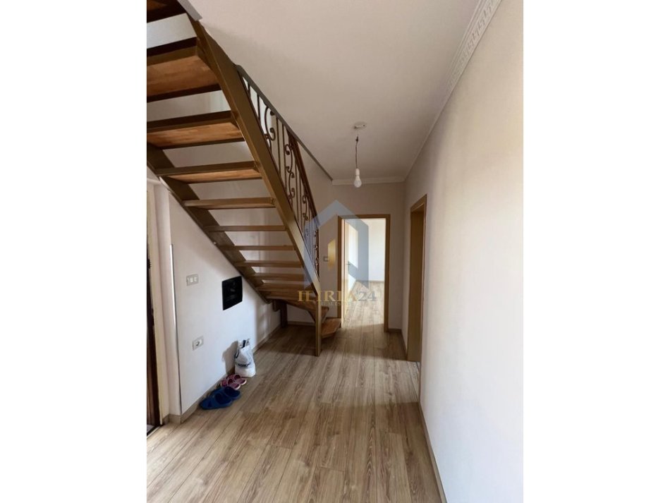 Tirane, shes 3+1+Aneks+Ballkon Kati 5, 140 m² 160.000 € (&quot;Mihal Grameno&quot;)