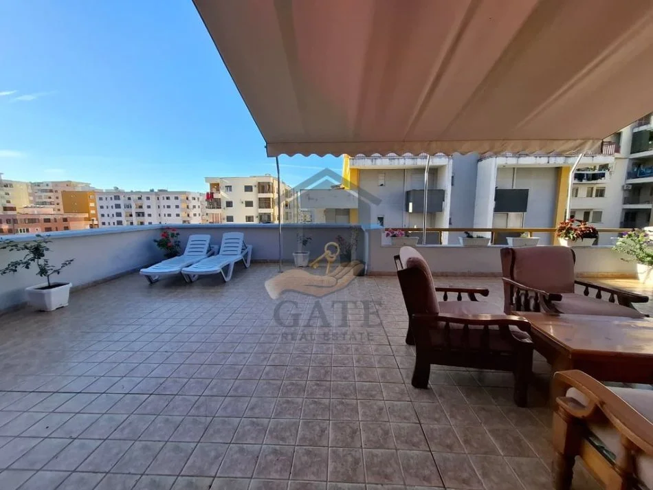 Durres, jepet me qera apartament 1+1 Kati 7, 120 m² 380 € 