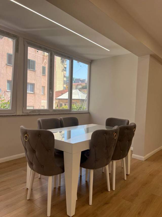 Tirane, shitet apartament 2+1+BLK Kati 2, 117 m² 220.000 Euro RRUGA E KOSOVAREVE , TIRANE