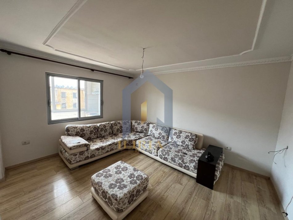 Tirane, shes 3+1+Aneks+Ballkon Kati 5, 140 m² 160.000 € (&quot;Mihal Grameno&quot;)