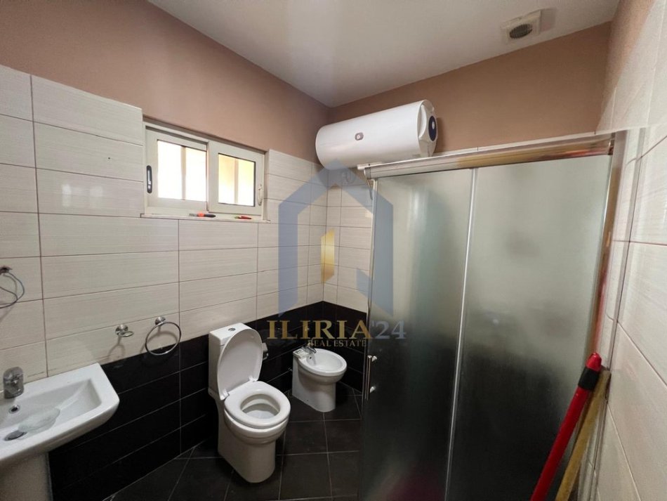 Tirane, shes 3+1+Aneks+Ballkon Kati 5, 140 m² 160.000 € (&quot;Mihal Grameno&quot;)