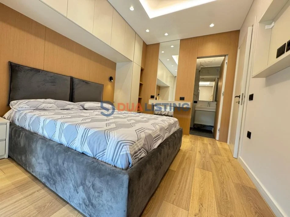 Tirane, jepet me qera apartament 2+1 Kati 3, 120 m² 700 € (Kinostudio)