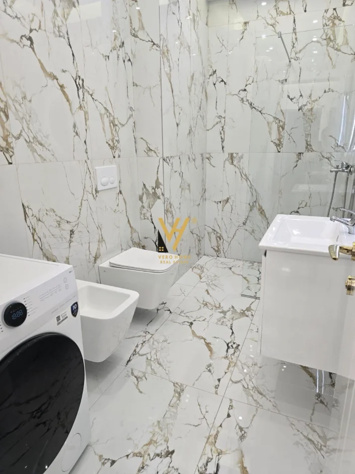 Tirane, jepet me qera apartament 1+1+Ballkon Kati 5, 65 m² 570 € (PASKUQAN)