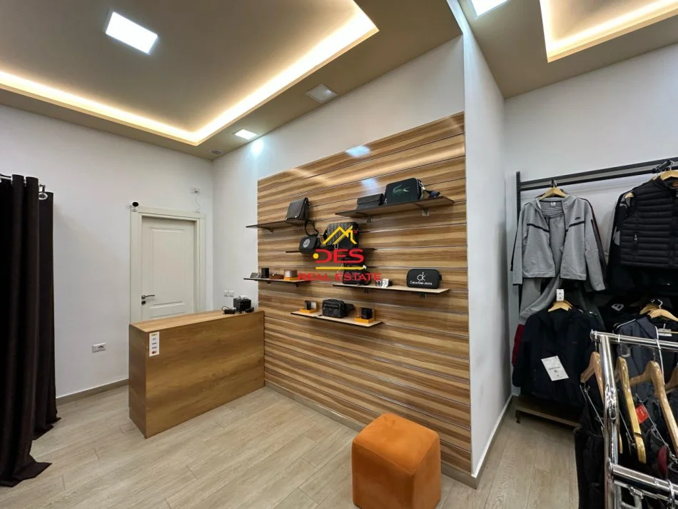 Vlore, shitet ambjent biznesi Kati 0, 55 m² 55.000 € (Rruga Sadik Zotaj)