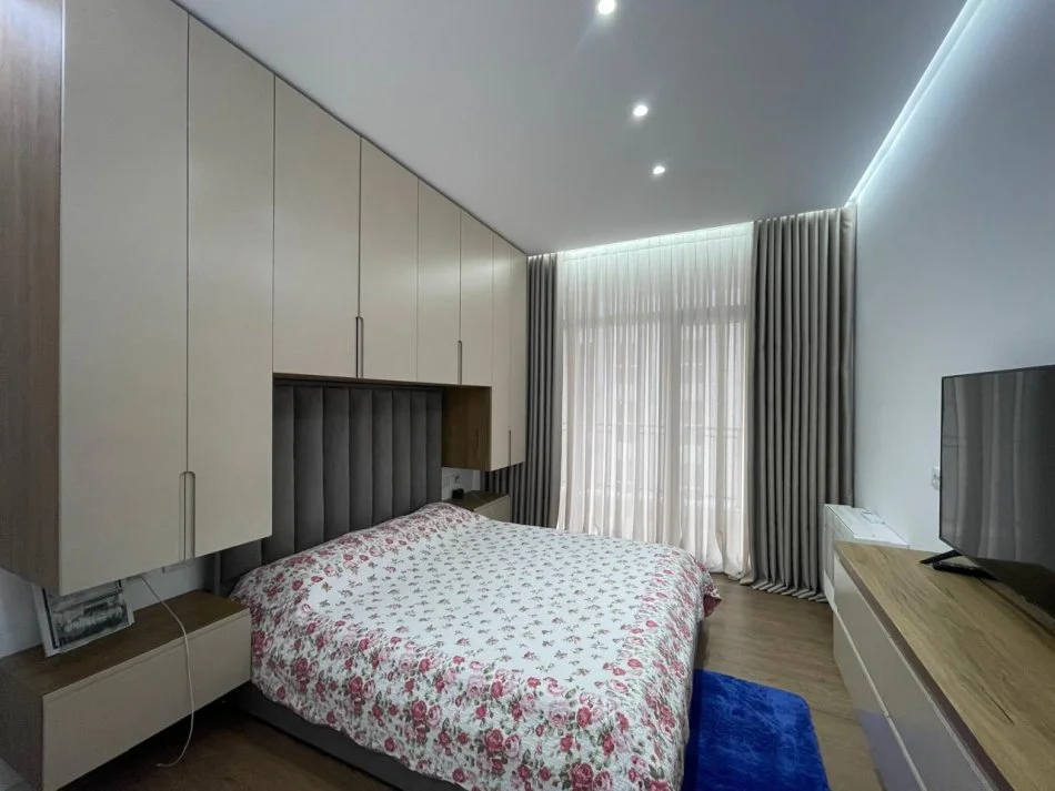 Tirane, shitet apartament 3+1+Ballkon Kati 3, 130 m² 352.000 € (Bulevardi i Ri)