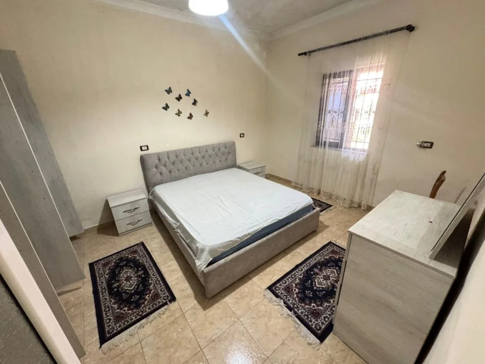 Tirane, jepet me qera apartament 1+1 Kati 1, 56 m² 300 € (Misto mame)