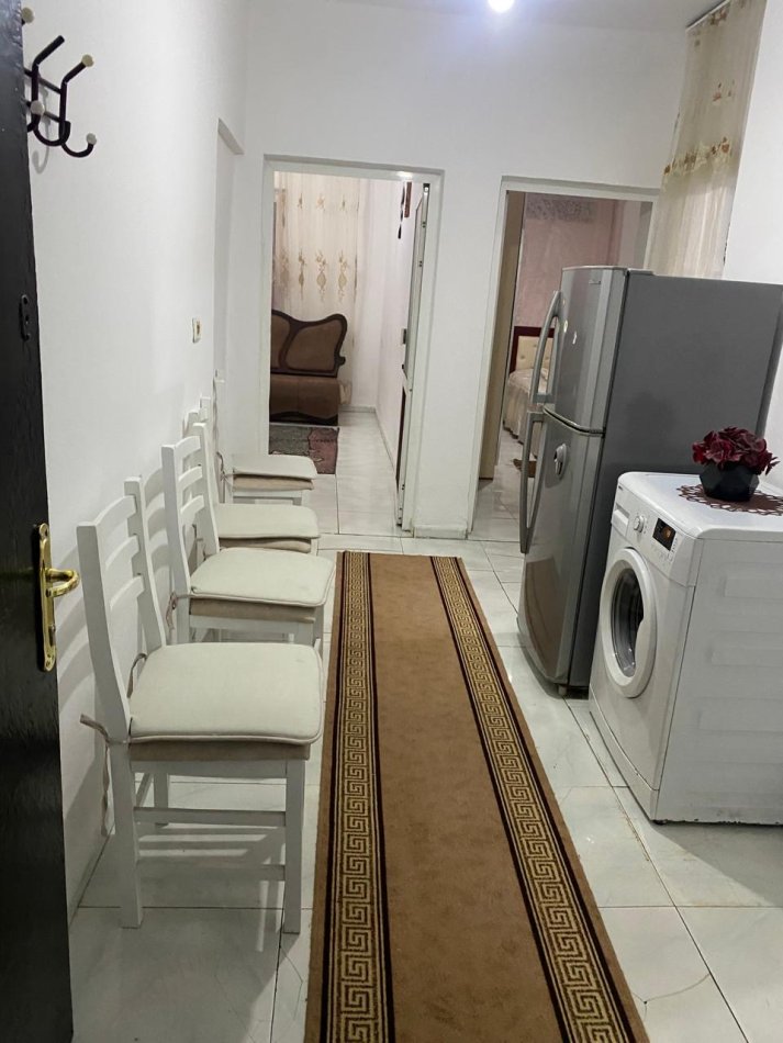 Tirane, jepet me qera apartament 1+1 Kati 1, 55 m² (Njazi Meka)