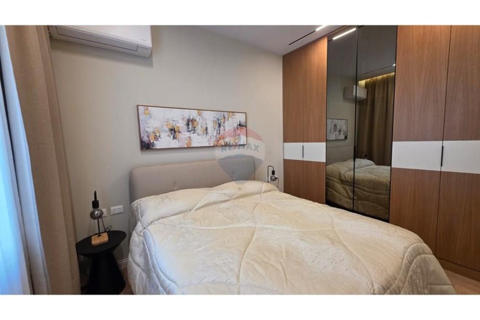 Tirane, jepet me qera apartament 1+1 Kati 4, 55 m² 700 € (Rruga e Barrikadave)