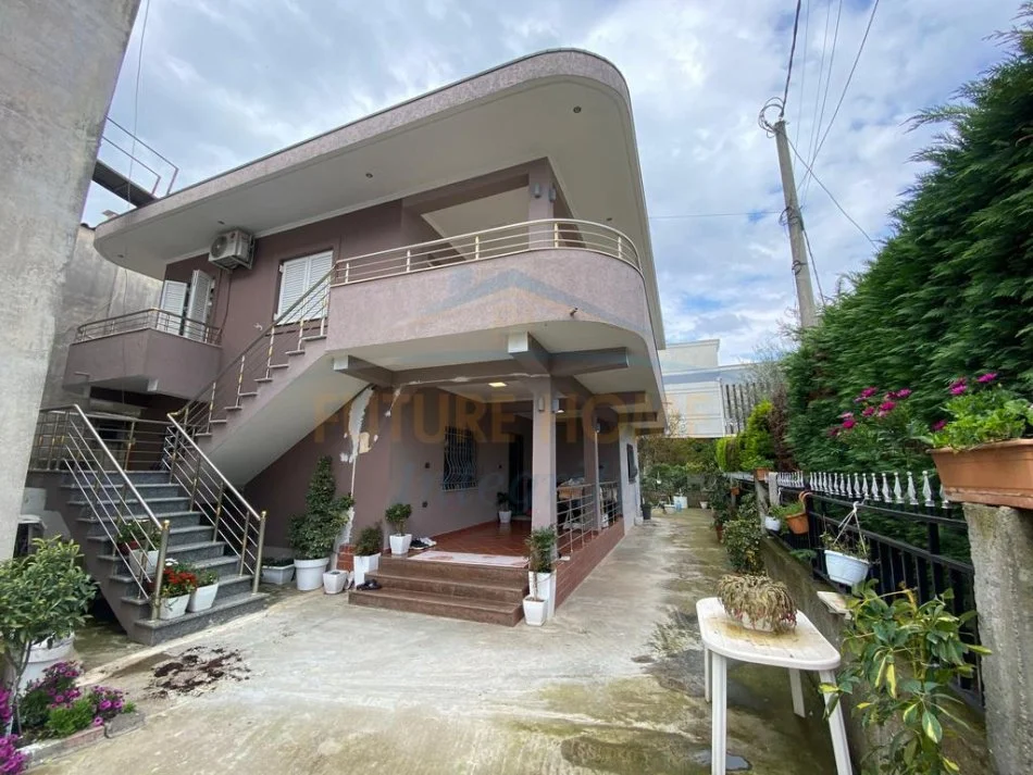 Tirane, shitet shtepi 2 Katshe Kati 0, 402 m² 250.000 € (kamez)