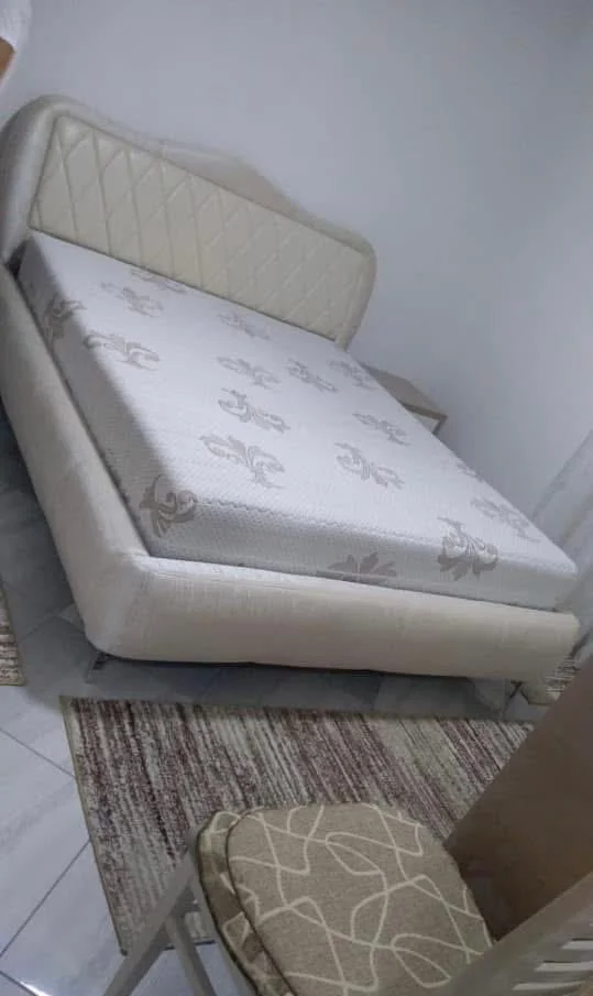 Apartament 1+1 me qera tek restoran durresi (400 euro)