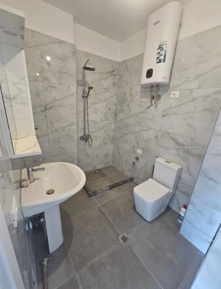 Apartament 2+1+2 me qera tek casa italia (450 Euro)