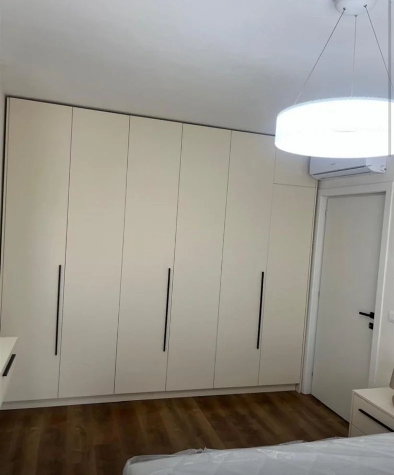 Super Apartament me qera ne Qender te Tiranes/Shkolla e kuqe (650 Euro)