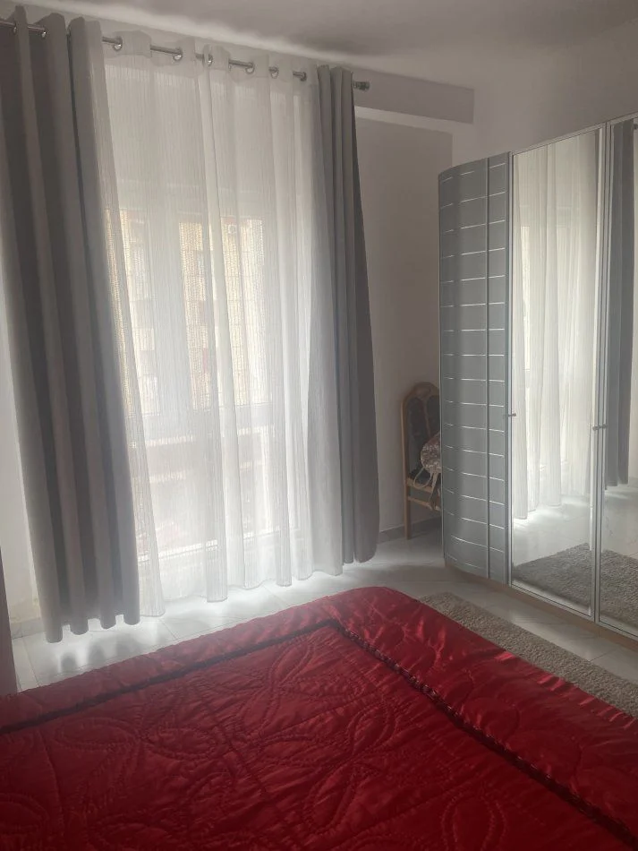 Tirane, jepet me qera apartament 1+1+Ballkon Kati 3, 75 m² 500 € (DON BOSKO)