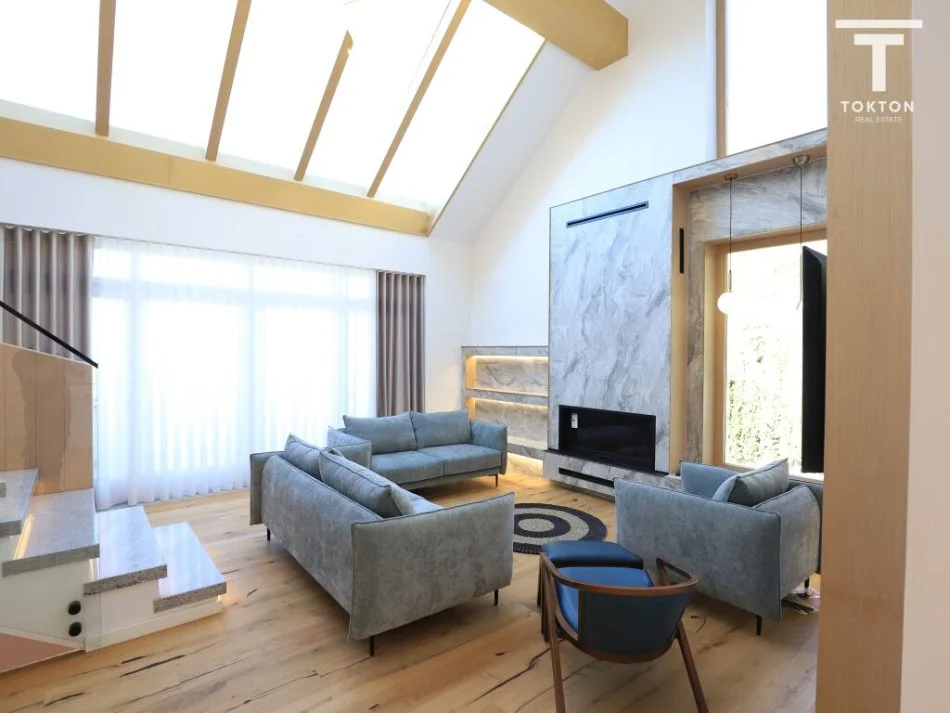 Tirane, jepet me qera Vile , 1.400 m² 5.000 € 