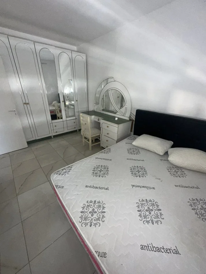 Durres, jepet me qera 1+1+Ballkon , 300 € (Jepet Apartament me Qera • 1+1+Ballkon • Mobiluar • Kati 2 me ashensor pallat i ri me adminsitrim • Jepet per afatgjate Hotel Antalya , Plazh • 300€ __________________________________ PER M...