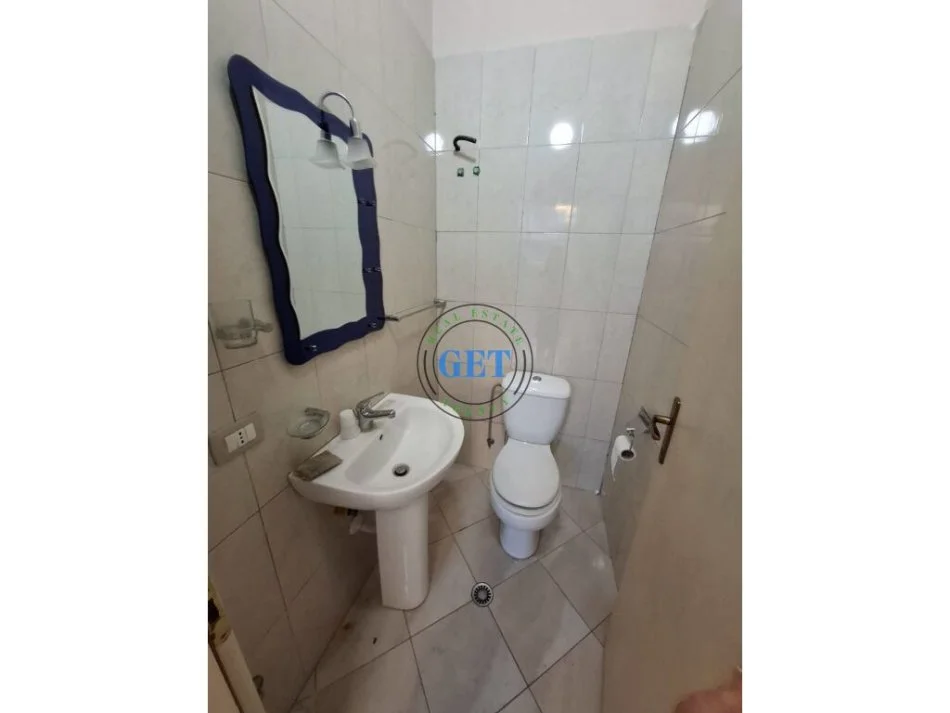 Durres, jepet me qera ambjent biznesi Kati 2, 100 m² 800 € (Ish Rajoni, Durres)