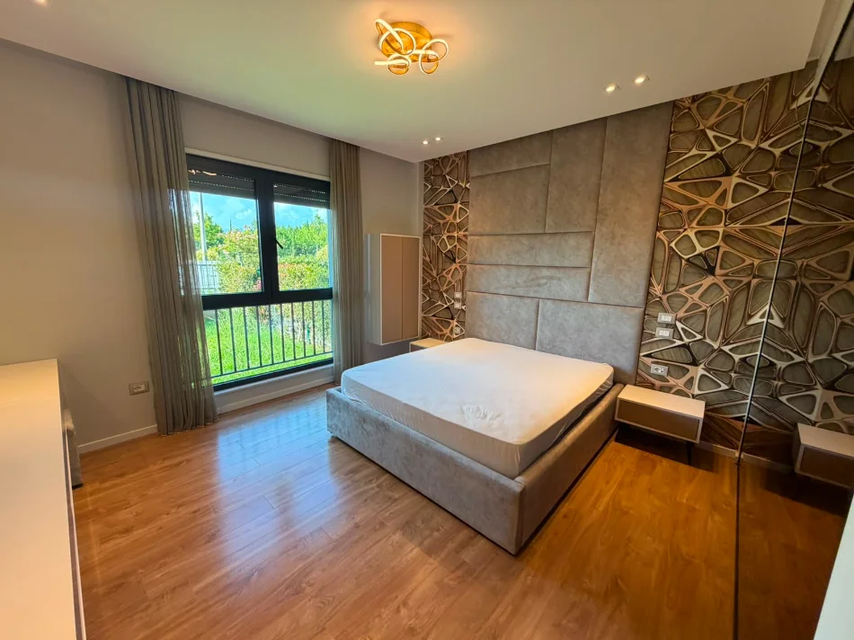 Tirane, shitet apartament 2+1 Kati 0, 400.000 € 