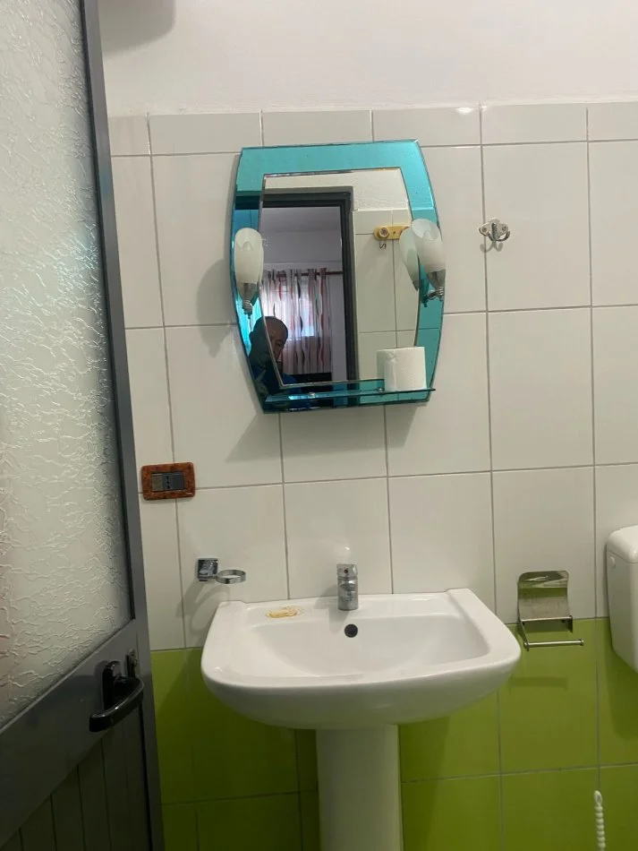 !Dhene!Durres, jepet me qera garsonier Kati 1, 60 m² 160 € (prane Kryqit te Kuq)