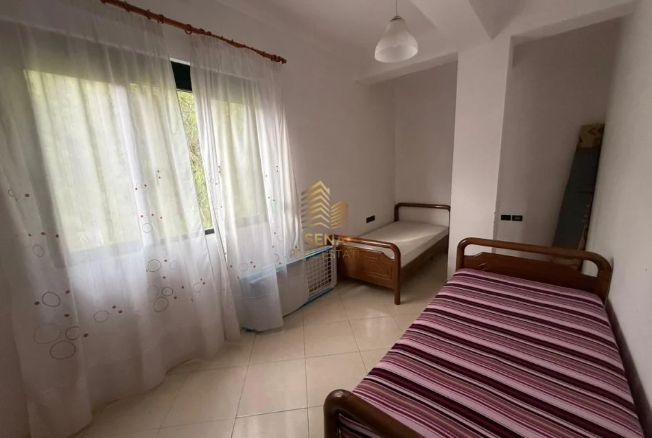 Tirane, jepet me qera apartament 2+1+Ballkon Kati 3, 100 m² 450 € (Prane Shkolles se Bashkuar)