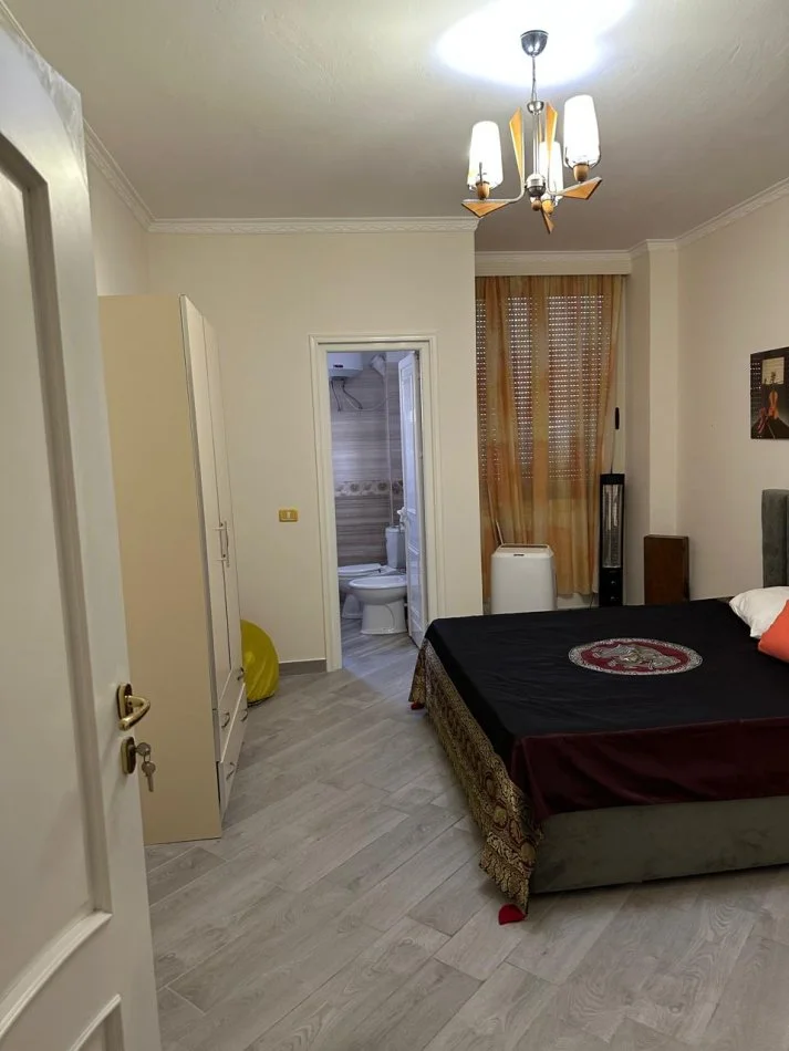 Durres, jepet me qera apartament 2+1+Ballkon , 110 m² 400 € (Durres)