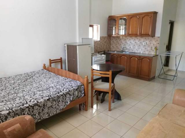 Tirane, jepet me qera garsonier Kati 1, 32 m² 12.000 Leke (Kafe e Rremes)