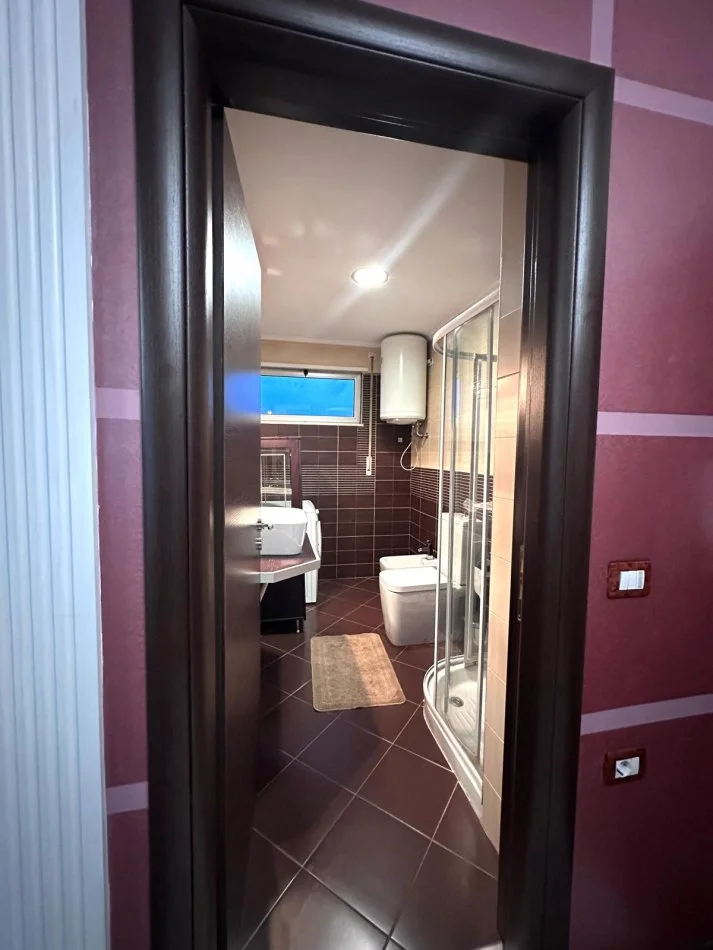 Apartament 1+1 me qira ne zonen e Stadiumit Dinamo ne Tirane