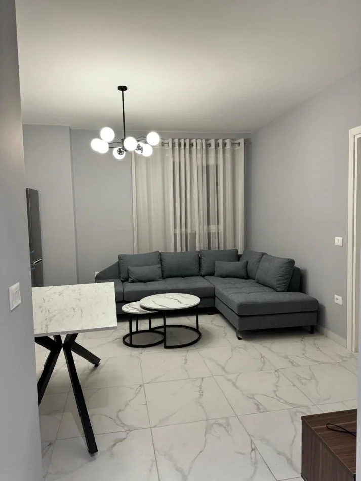Tirane, jepet me qera apartament 2+1 Kati 9, 80 m² 750 € (Trio tower)