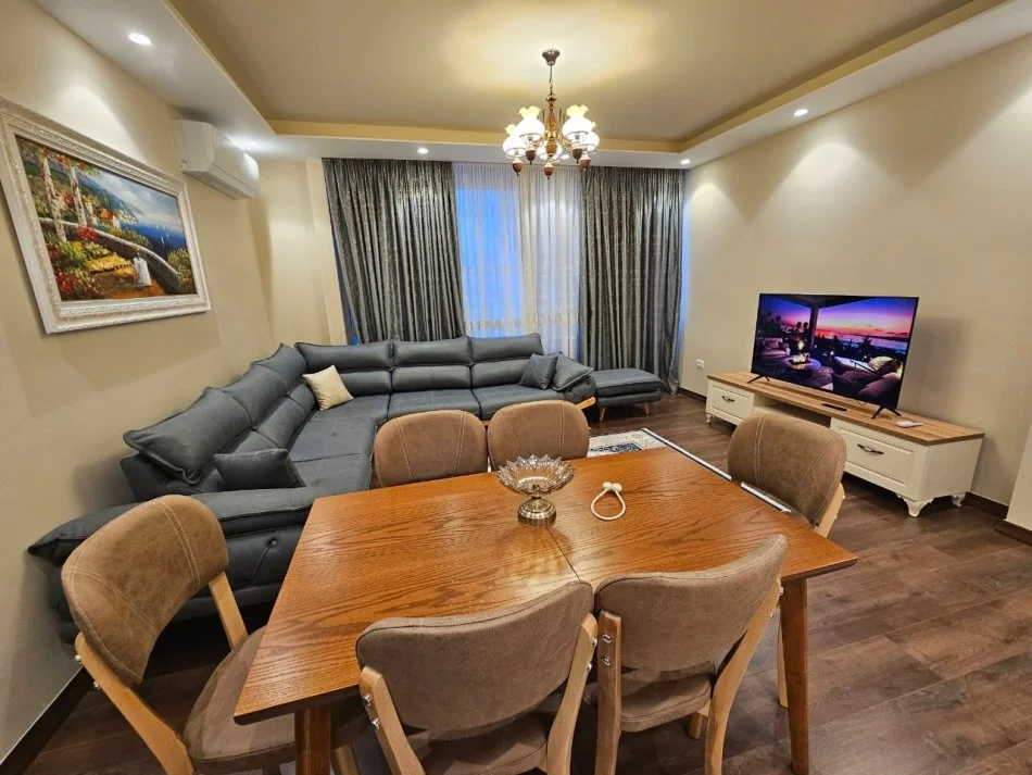 Tirane, jepet me qera apartament 2+1 Kati 3, 87 m² 700 € (Petro Nini Liarasi)