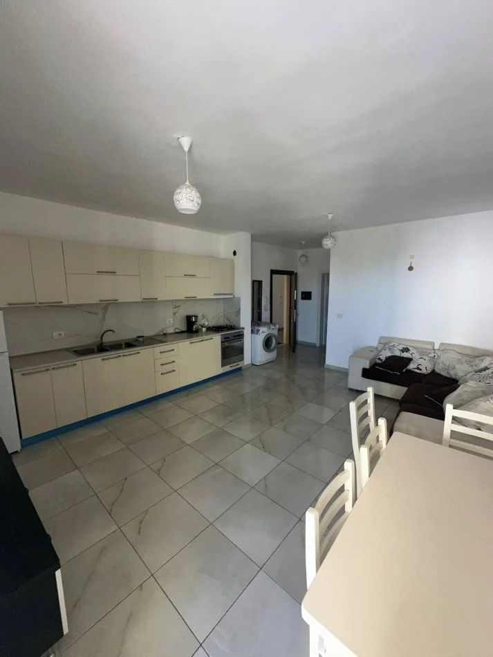 Durres, jepet me qera 1+1+Ballkon , 300 € (Jepet Apartament me Qera • 1+1+Ballkon • Mobiluar • Kati 2 me ashensor pallat i ri me adminsitrim • Jepet per afatgjate Hotel Antalya , Plazh • 300€ __________________________________ PER M...