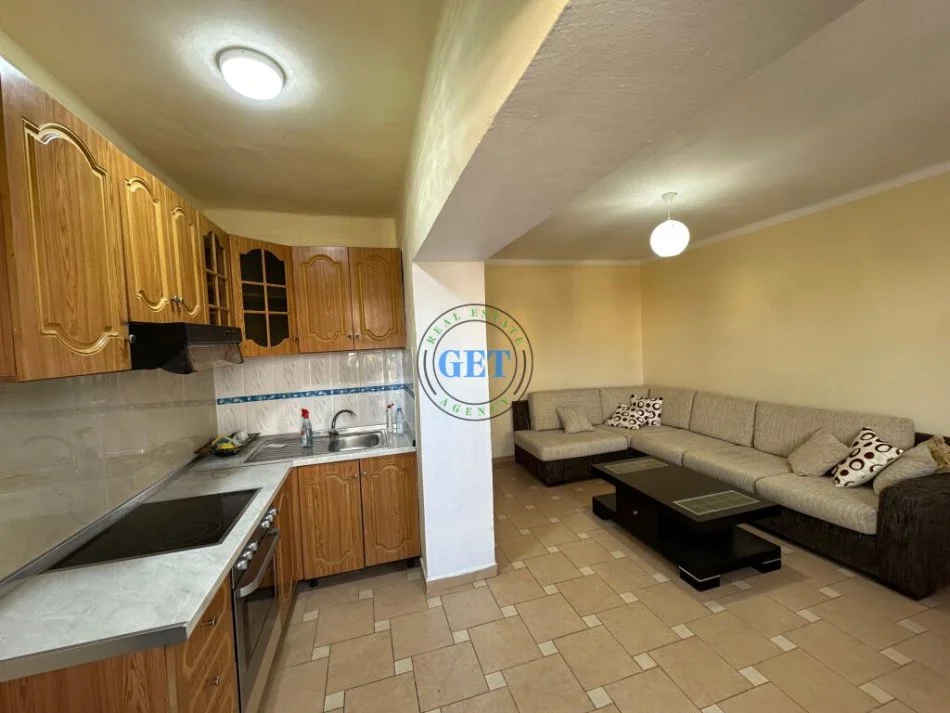 Durres, jepet me qera apartament 1+1 Kati 1, 52 m² 250 € (AKU,Durrres)