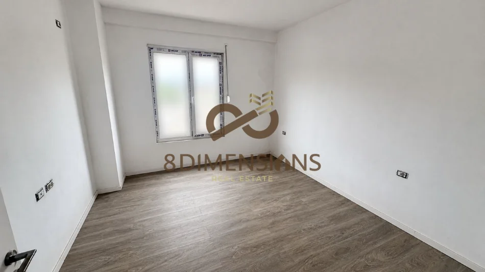 Tirane, jepet me qera apartament 3+1 Kati 4, 130 m² 800 € (selite)