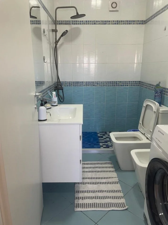 Durres, jepet me qera apartament 1+1+Ballkon Kati 5, 70 m² 400 € (Qera Apartament Sistemin 1+1 me ballkon te madh PAMJE DETI SEA VIEW Ura Dajlanit, PLAZH +355 069 20 39 456 • 400€ )