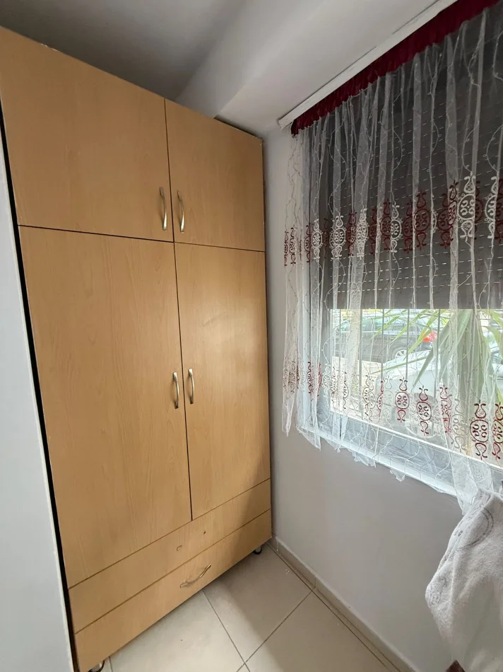 Tirane, jepet me qera apartament 1+1 Kati 1, 70 m² 400 € (Ish Parku Rruga e Kavajes)