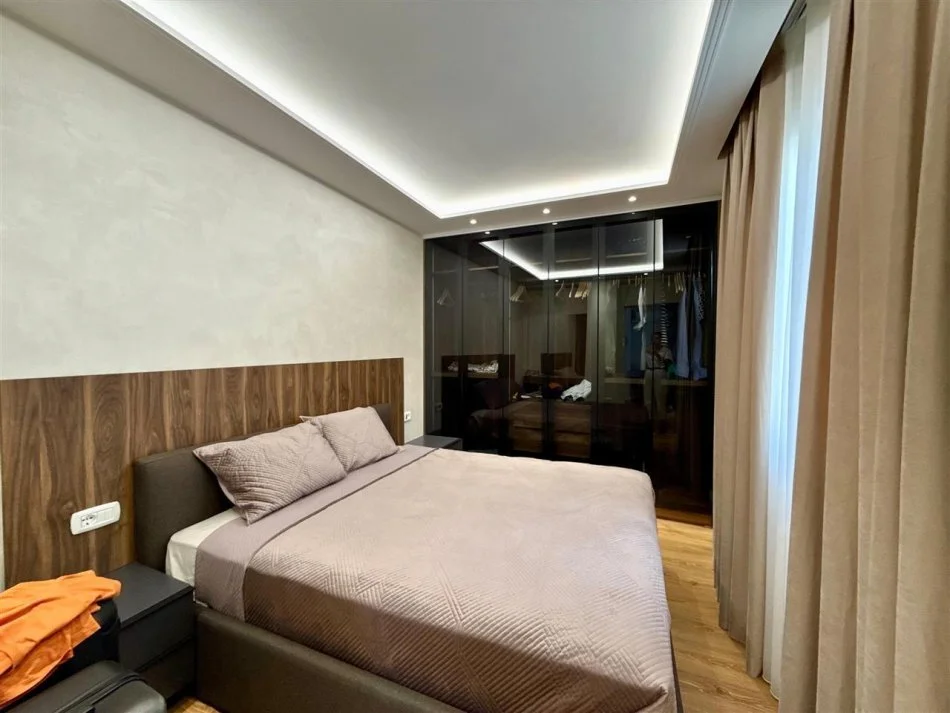 Tirane, jepet me qera apartament 1+1 Kati 8, 72 m² 750 € (RRUGA KAVAJES)