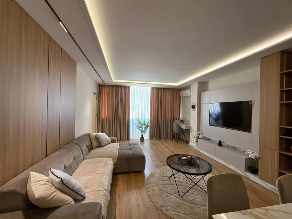 Tirane, jepet me qera apartament 1+1 Kati 8, 72 m² 750 € (RRUGA KAVAJES)