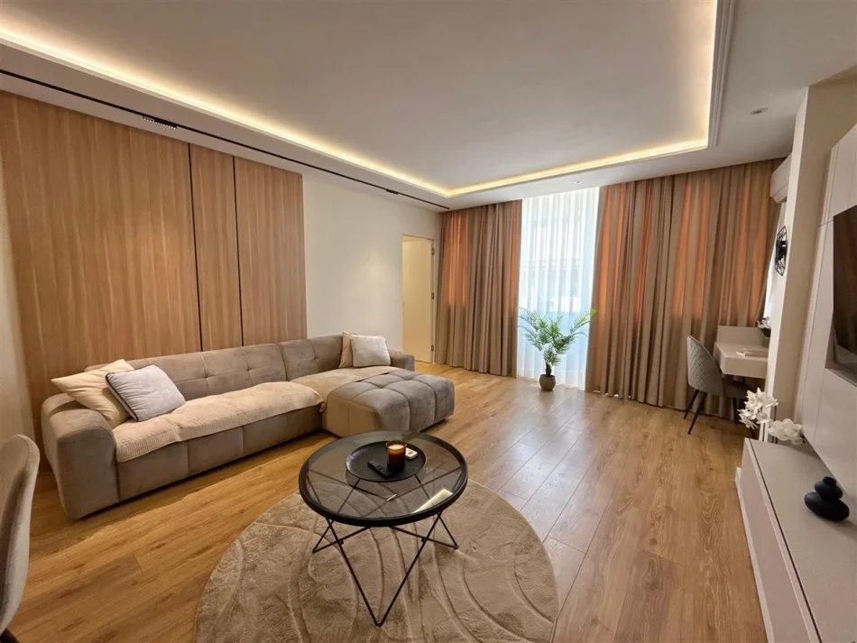 Tirane, jepet me qera apartament 1+1 Kati 8, 72 m² 750 € (RRUGA KAVAJES)