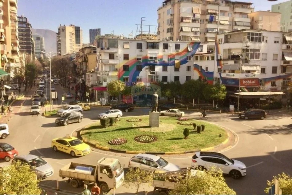 Tirane, jepet me qera apartament , 42 m² 1.500 € 