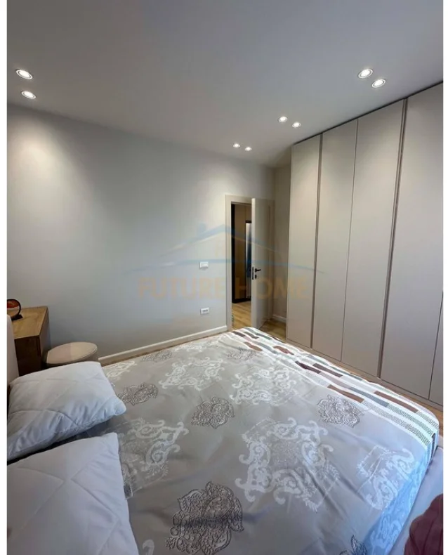 Tirane, jepet me qera apartament 1+1+Ballkon Kati 7, 50 m² 550 € (ASTIR)