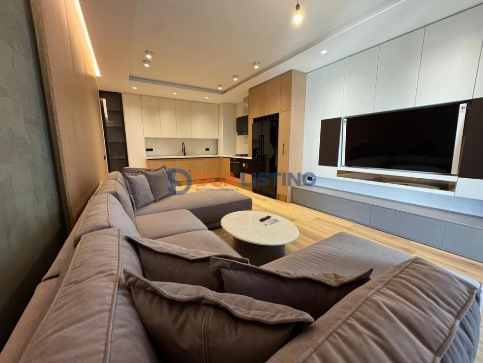 Tirane, jepet me qera apartament 2+1 Kati 3, 120 m² 700 € (Kinostudio)